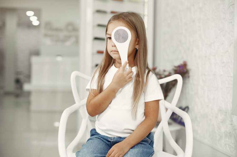 Profesjonalna pomoc w doborze odpowiednich okularów – Optyk w Dąbrowie&nbsp;Górniczej